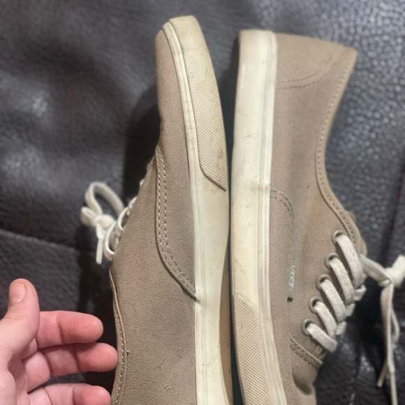 Vans - Picture 3 of 7